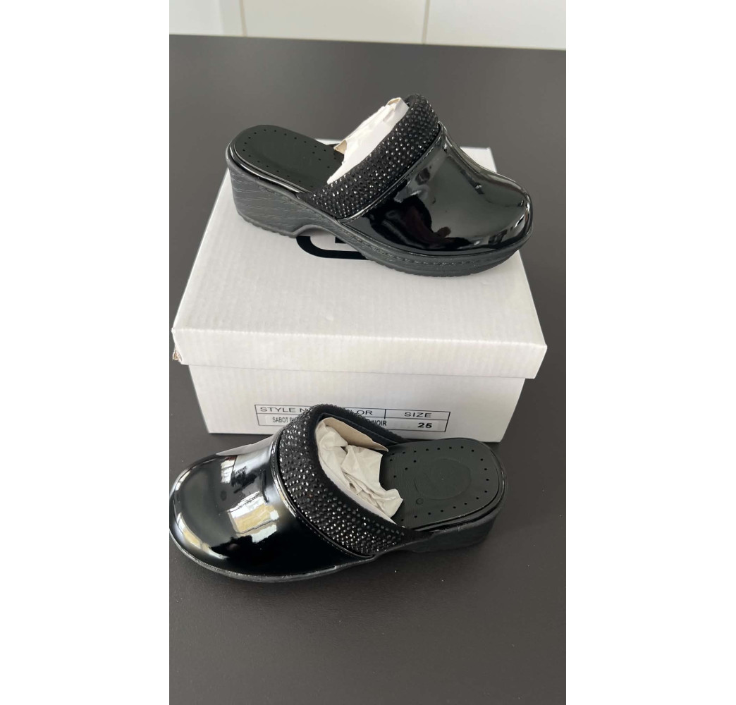 sabot Geffen noir brillant a strass du 23 au 34