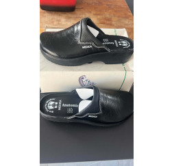 sabot MEDICA noir mat 40 neuf