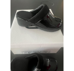 sabot Geffen noir brillant avec des  strass